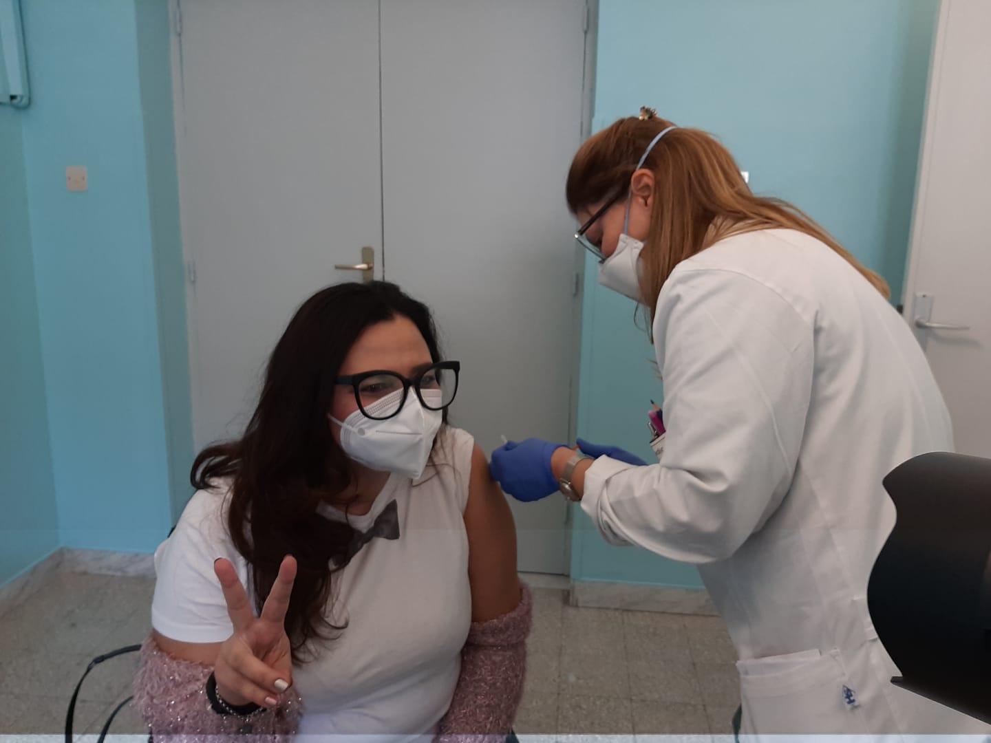 Covid-19, al via la vaccinazione a Lanciano. Antonio Caporrella e Arianna Manzi i primi