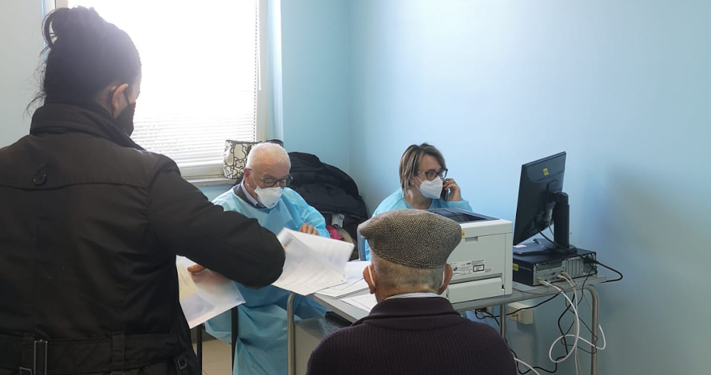 Covid-19, pochi vaccini per over 80 in provincia di Chieti. Schael: “Novemila nei Comuni con più contagi, serve un mese”