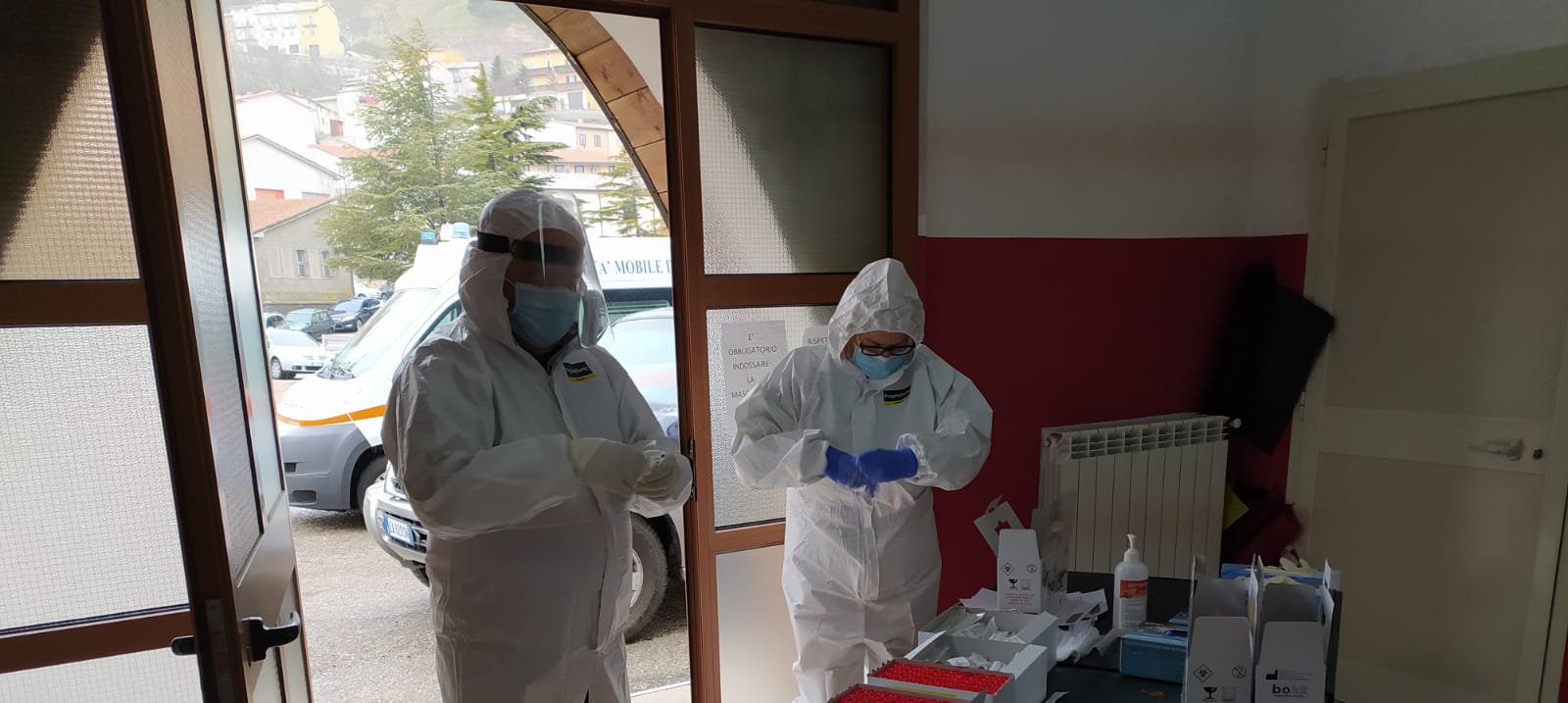 Coronavirus, tamponi molecolari su tutta la popolazione a Castiglione Messer Marino, in altri tre Comuni screening con test rapidi