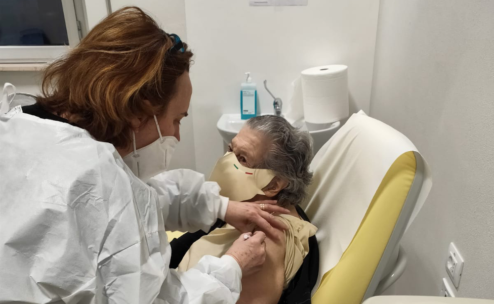 Covid-19, vaccinazioni: ‘open night’ per over 60 a Ripa Teatina e ultima chiamata per 80enni in provincia di Chieti