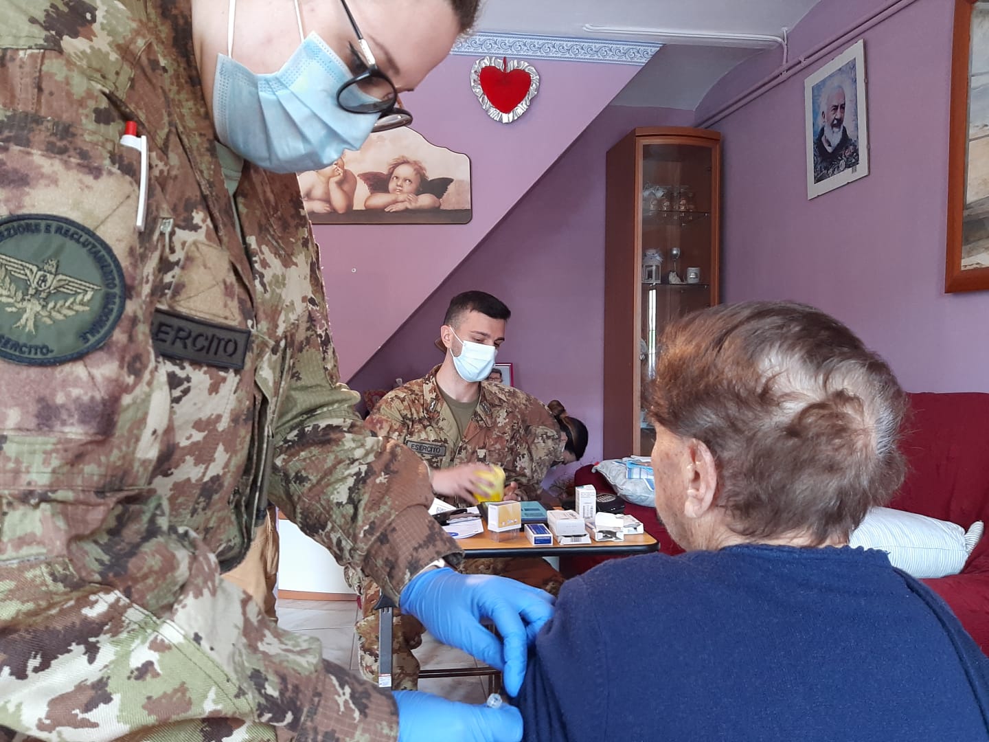 Covid-19, nelle aree interne della provincia di Chieti vaccini a domicilio con la task force dell’Esercito