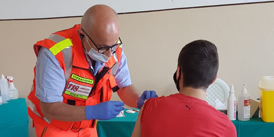 Covid-19, un successo la vaccinazione dei maturandi in provincia di Chieti. Adesso tocca ai donatori di sangue
