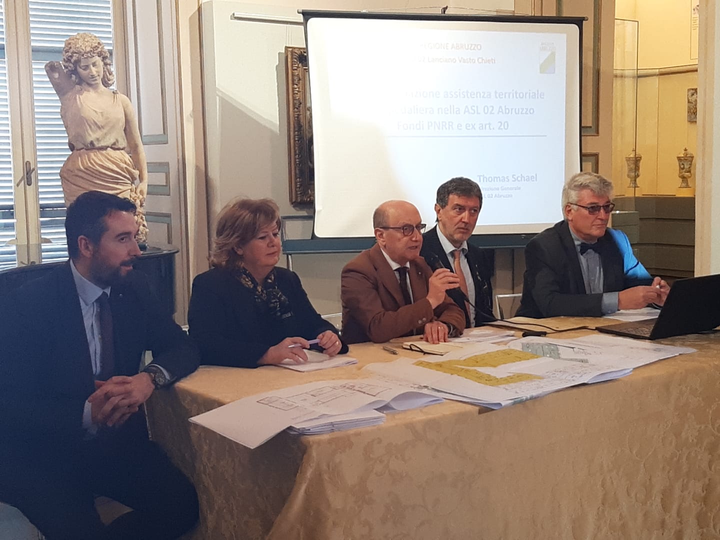 Fondi Pnrr, due case della comunità a Chieti. Per l’ospedale la Regione Abruzzo mette sul piatto 60 milioni di euro. Presentazione con Marsilio e Verì
