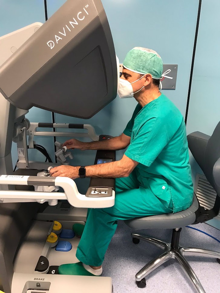 Tumori del colon, a Chieti riparte la chirurgia robotica