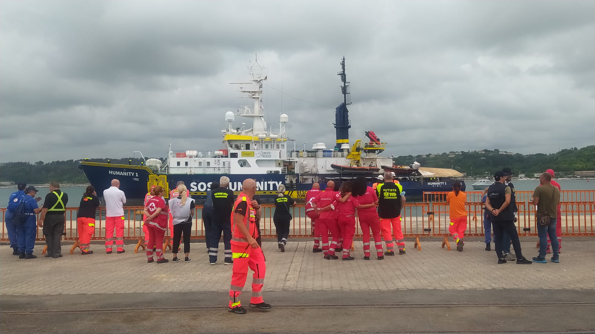In buona salute i migranti sbarcati a Ortona. Ricoverati per accertamenti solo due bambini