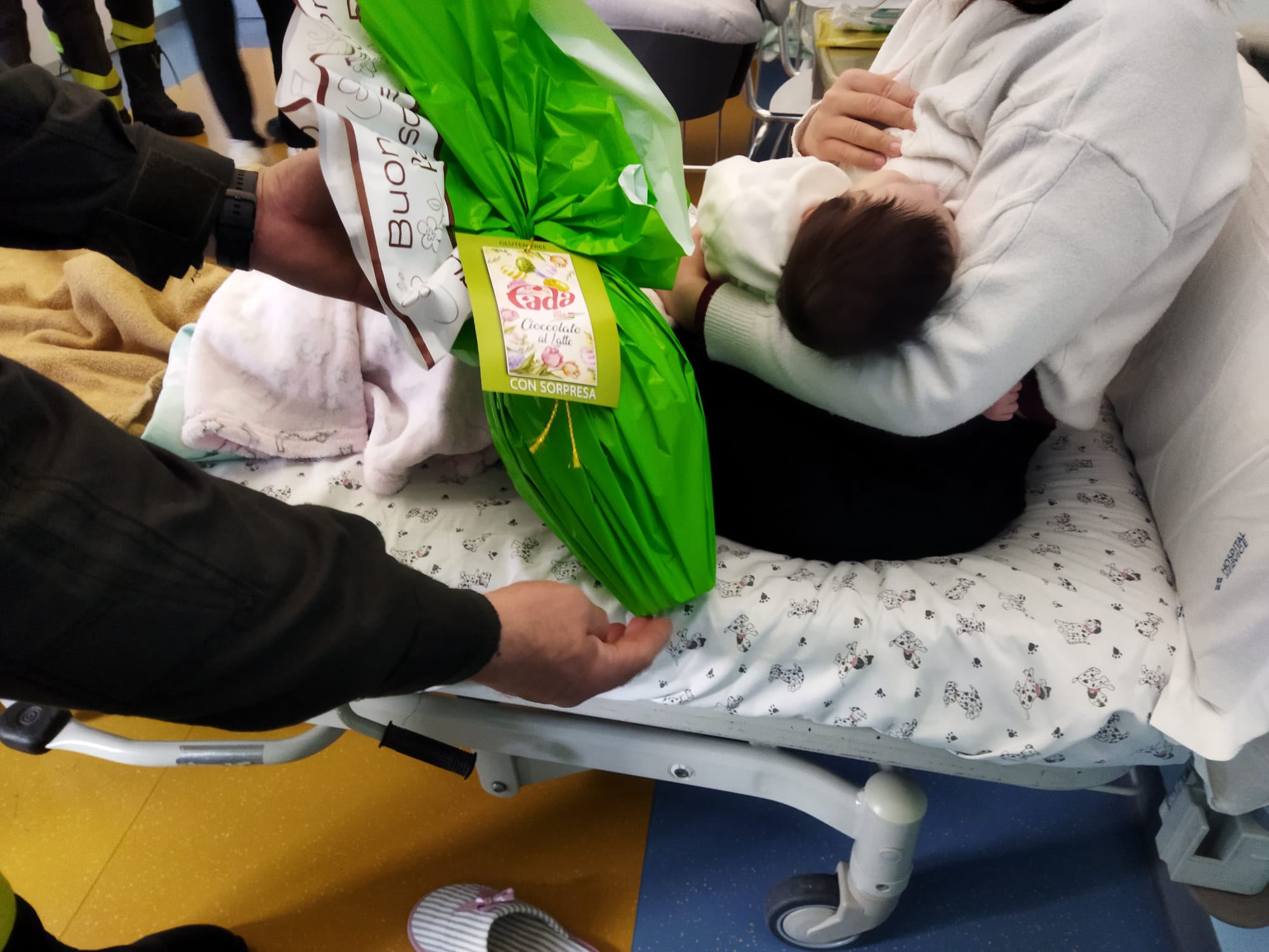 In Pediatria a Lanciano le uova dei Vigili del fuoco