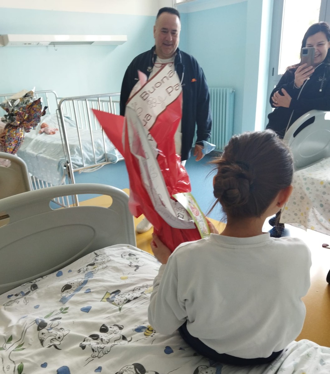 In Pediatria a Lanciano le uova dei Vigili del fuoco
