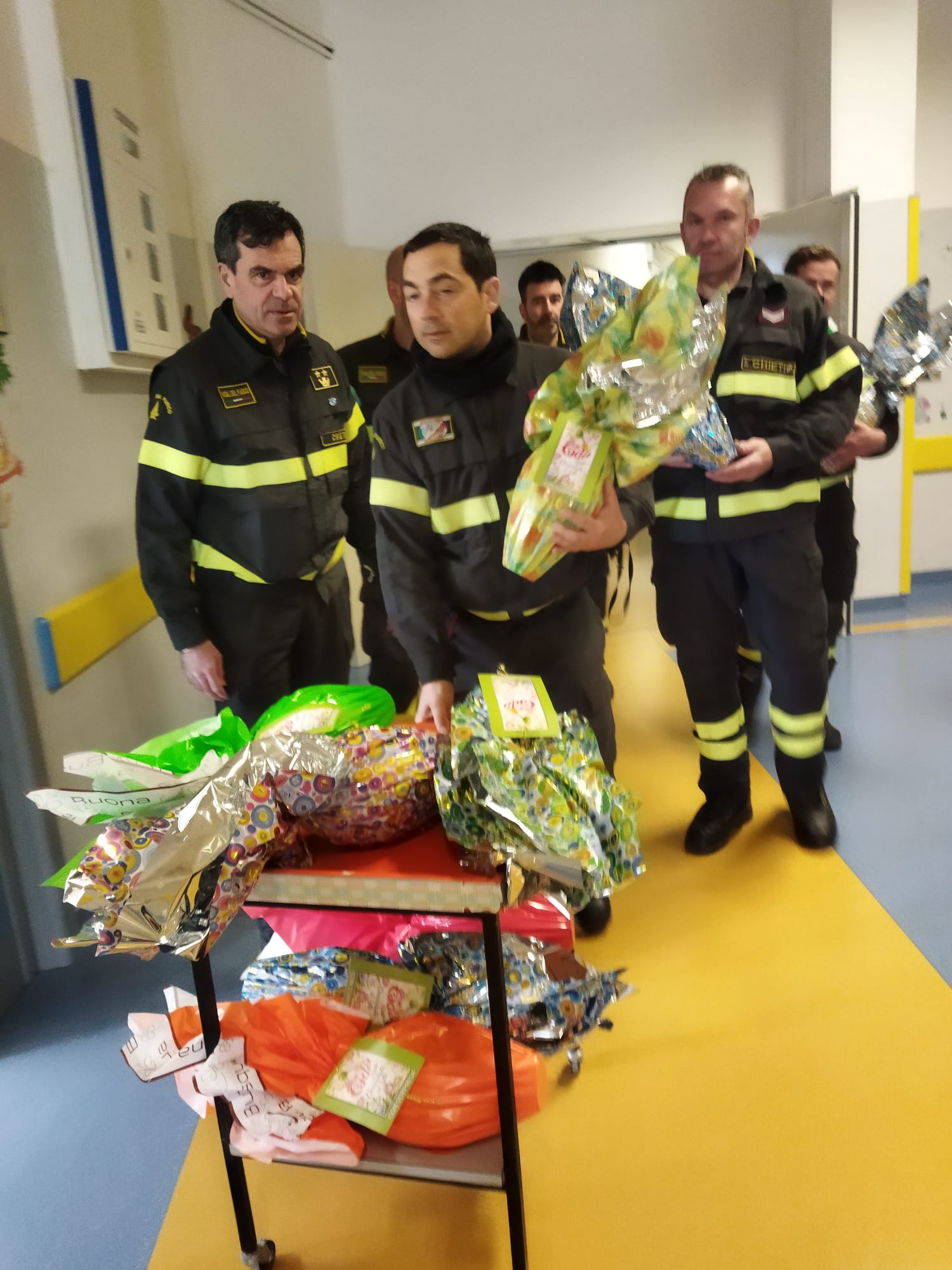 In Pediatria a Lanciano le uova dei Vigili del fuoco