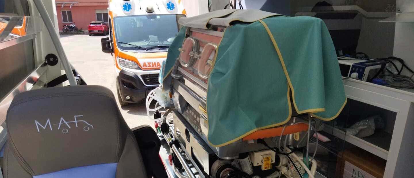 Sicurezza e alta tecnologia per i neonati critici: a Chieti la nuova ambulanza Sten per il trasporto in emergenza