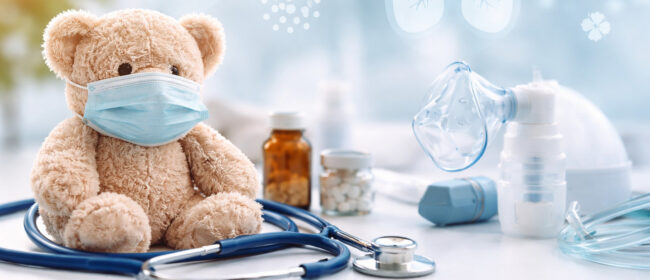 Cura respiratoria pediatrica con orsetto