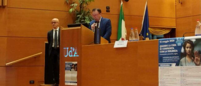 L'intervento del direttore generale della Asl Lanciano Vasto Chieti, Mauro Palmieri. Accanto ia lui il presidente dell'Ordine delle professioni infermieristiche della provincia di Chieti, Giancarlo Cicolini